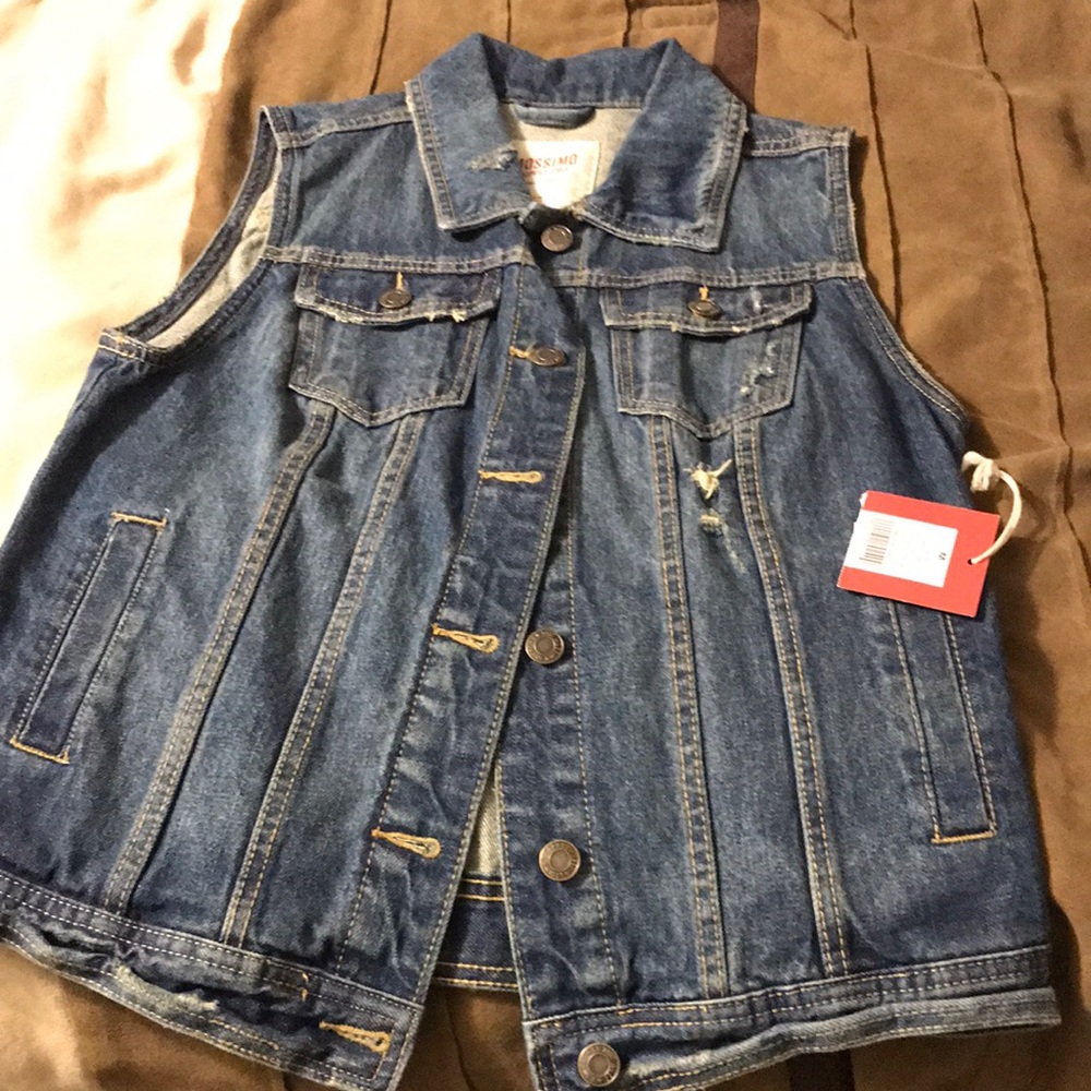 New with tags medium mossimo Jean vest
